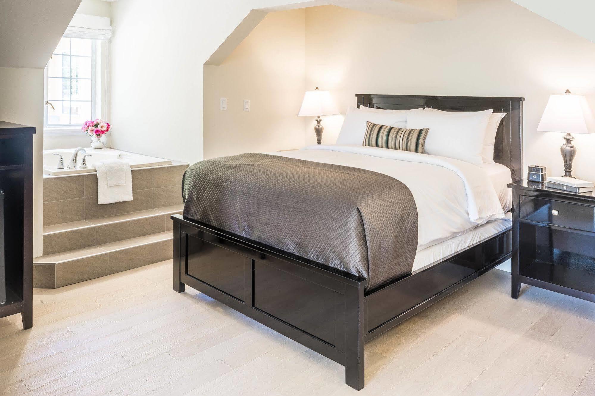 Villa Eyrie Resort Malahat Extérieur photo